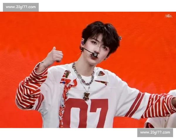 朱志鑫橙色工装连体裤路透曝光!披荆斩棘舞台造型点燃夏日热度 朱志鑫橙色工装连体裤路透曝光!披荆斩棘舞台造型点燃夏日热度